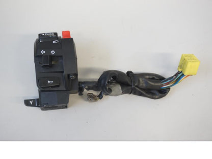 Framsidan på Styrelreglage från en Suzuki GSX-R 1000 -2013 motorcykel.