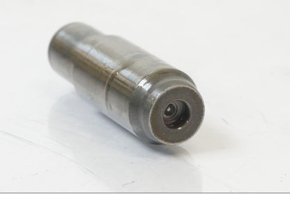 Höger sida på Kamkedjesträckare från en KTM 1190 Adventure -2015 motorcykel.