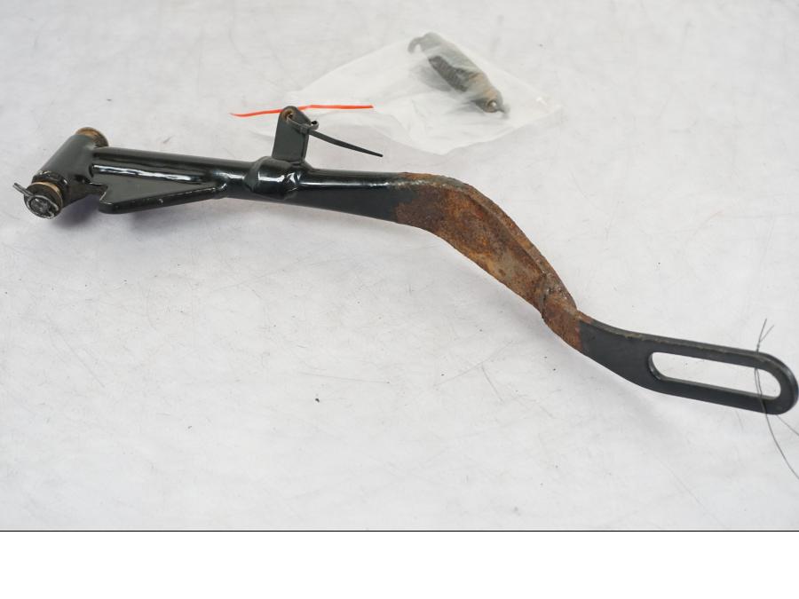 Snett uppifrån på Sidostöd från en H-D Sportster 883 XL -2007 motorcykel.