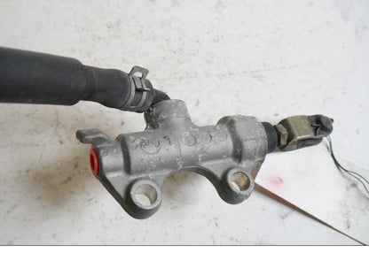 Baksidan på Bromshuvudcylinder från en Kawasaki ZX-6R -2002 motorcykel.