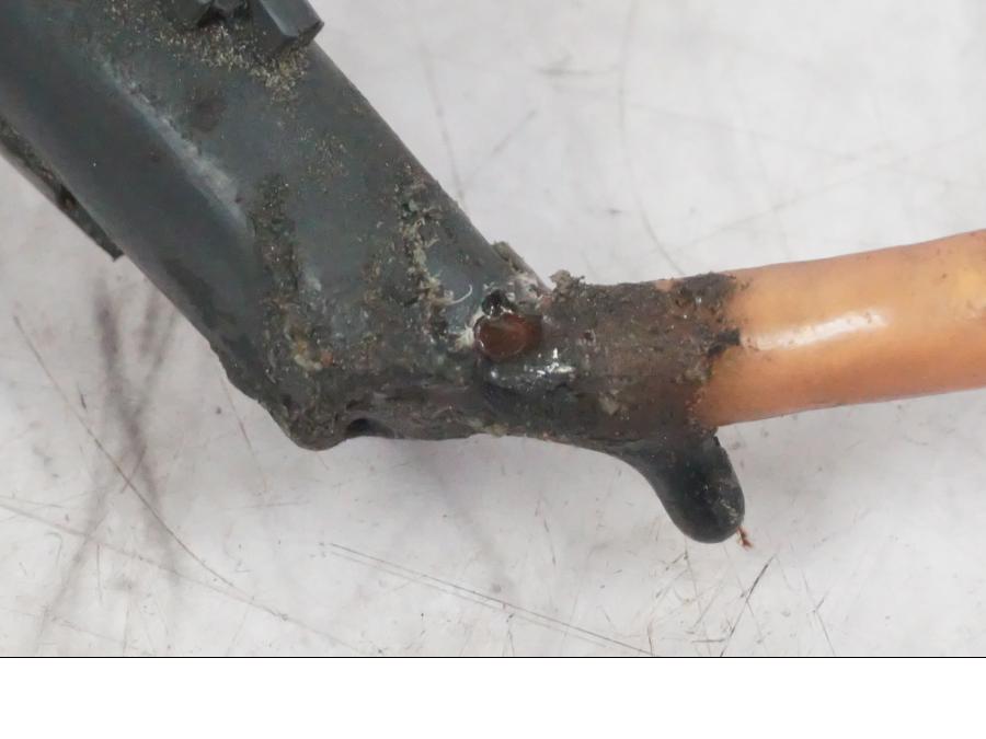 Snett uppifrån på Lambdasond från en Buell 1125 R -2008 motorcykel.