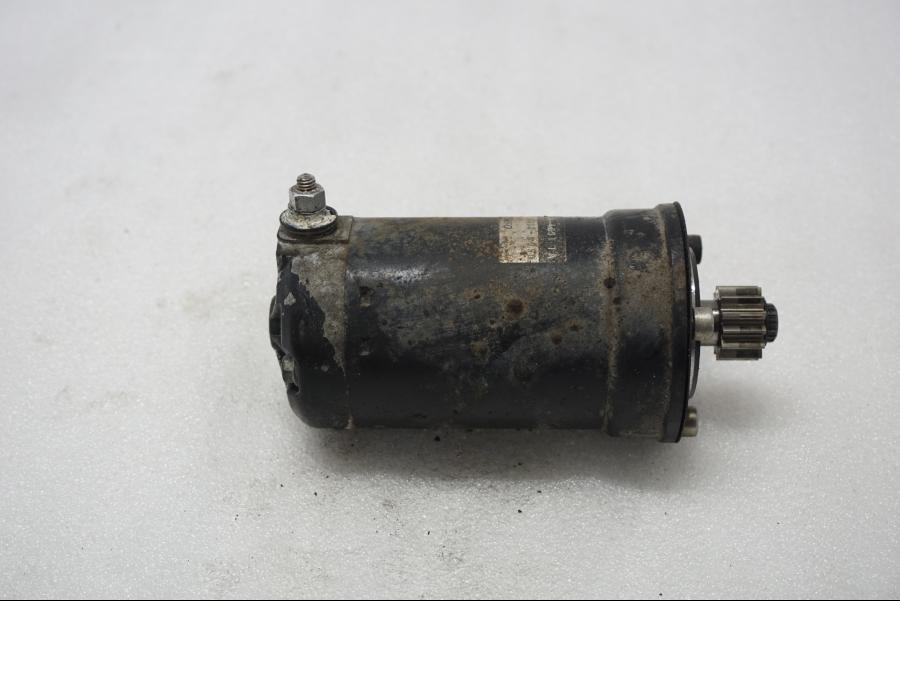 Höger sida på Startmotor från en Ducati Monster 696 -2010 motorcykel.