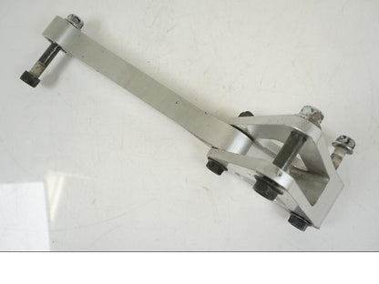 Extrabild2 på Stötdämparlänkage från en Yamaha YZF 1000 R1 -2007 motorcykel.