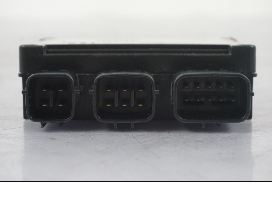 Höger sida på Reläbox från en Kawasaki ZZ-R 1400 -2009 motorcykel.