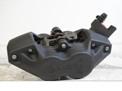 Baksidan på Bromsok från en BMW R 1200 RT -2013 motorcykel.