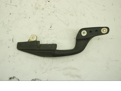 Baksidan på Passagerarhandtag från en Honda ST 1100 -1999 motorcykel.