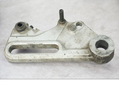 Baksidan på Bromsoksfäste från en BMW F 700 GS -2014 motorcykel.