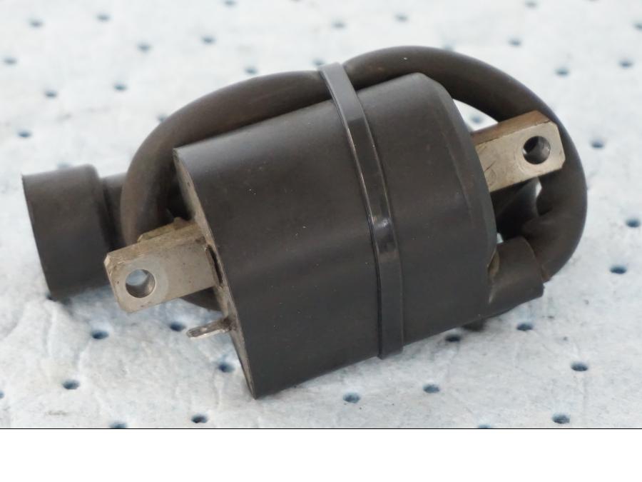 Framsidan på Tändspole från en Yamaha XV 535 -1995 motorcykel.