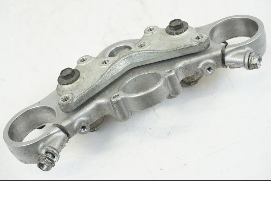 Baksidan på Gaffelkrona från en Honda ST 1300 -2002 motorcykel.