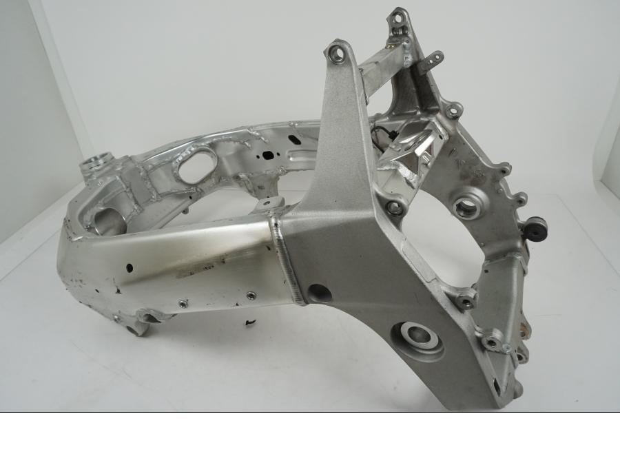 Höger sida på Ram från en Suzuki GSX-R 750 -2001 motorcykel.