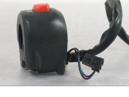 Extrabild5 på Styrelreglage från en Suzuki SV 650 -1999 motorcykel.