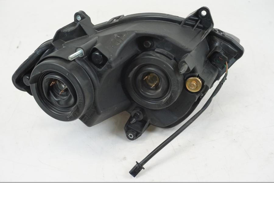 Extrabild1 på Strålkastare från en Honda VFR 800 -2003 motorcykel.