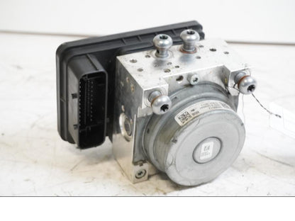 Framsidan på ABS Modulator från en BMW R 1250 GS -2019 motorcykel.