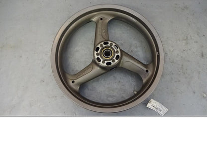 Framsidan på Fälg från en Ducati ST2 -2001 motorcykel.