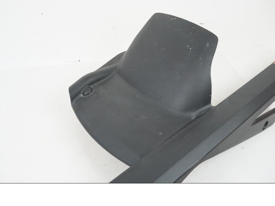 Snett uppifrån på Kedjeskydd från en H-D Adventure Pan America Special RA1250S -2021 motorcykel.