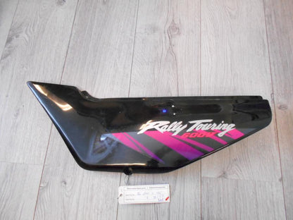 Framsidan på Sidopanel från en Honda XL 600 V -1995 motorcykel.