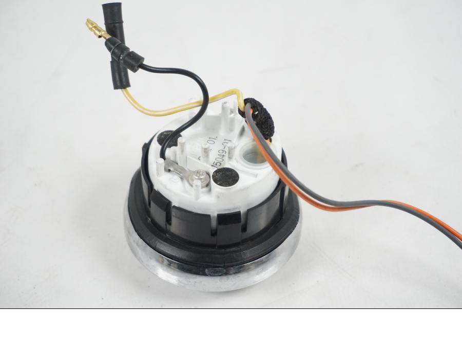 Snett uppifrån på Bensintankmätare från en H-D Softail Standard FXST -2001 motorcykel.