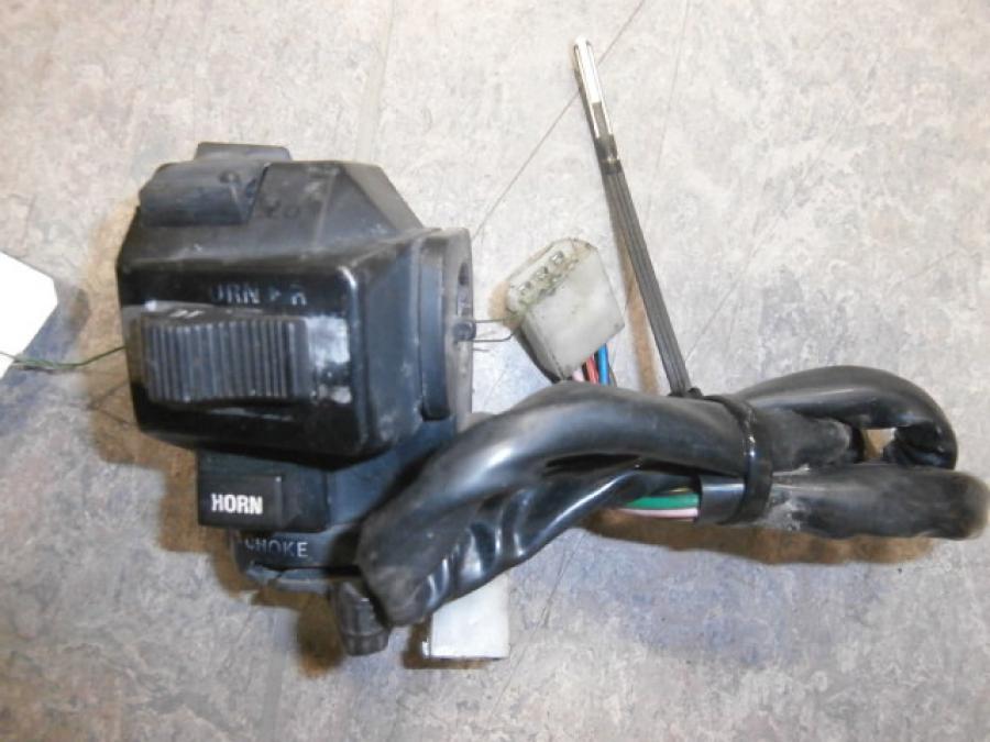 Framsidan på Styrelreglage från en Yamaha XV1000 -1983 motorcykel.