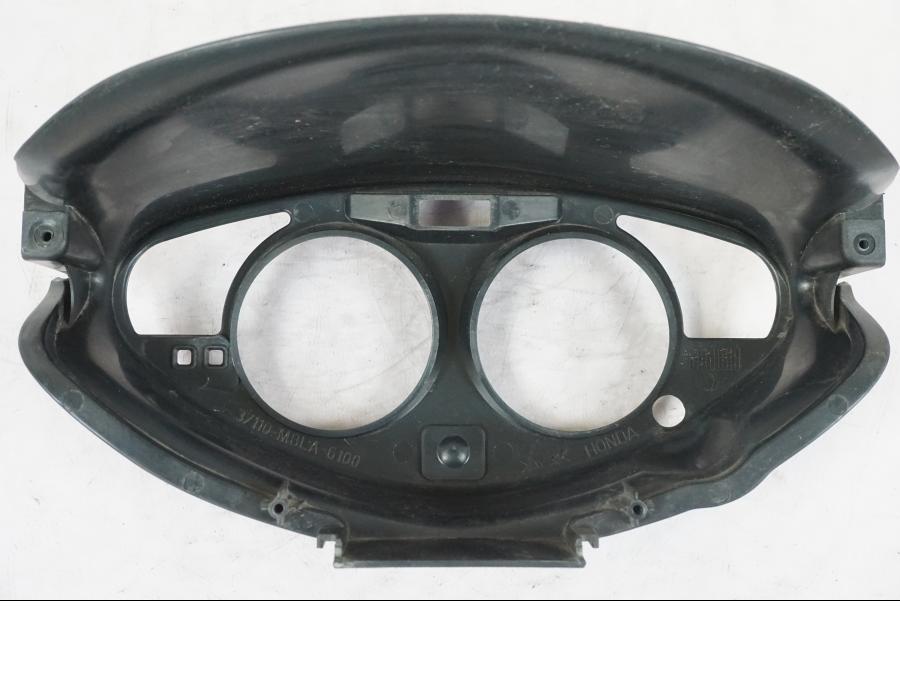 Vänster sida på Instrumentkåpa från en Honda NT 650 V -2002 motorcykel.