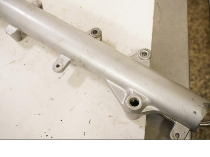 Baksidan på Gaffelben från en Suzuki DR 650 -1993 motorcykel.