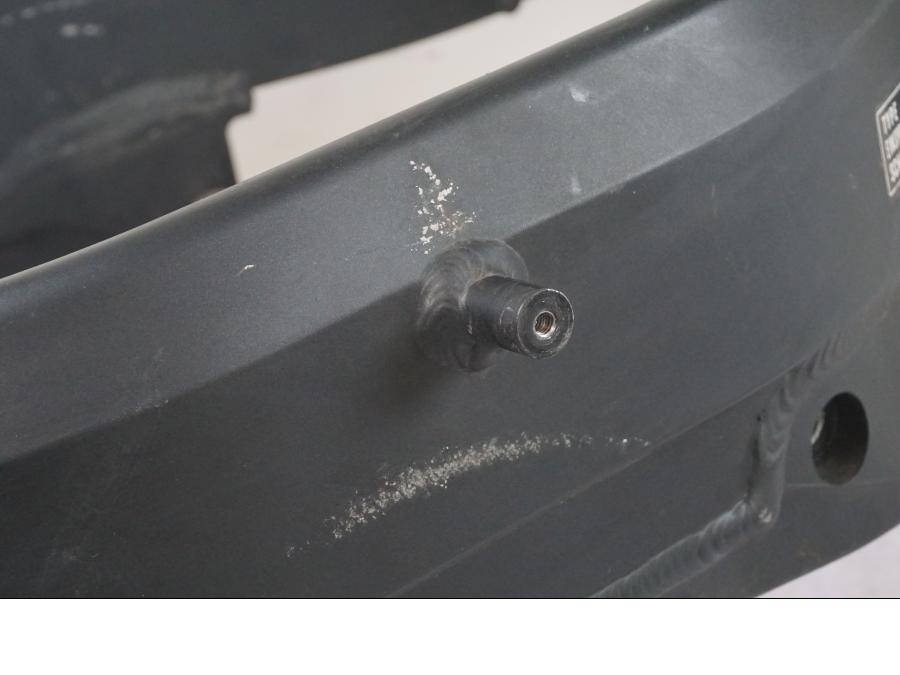 Baksidan på Ram från en Honda CBR 1100 XX -1999 motorcykel.