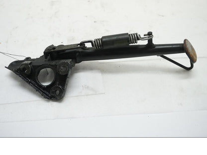 Baksidan på Sidostöd från en Aprilia SL 750 Shiver -2008 motorcykel.