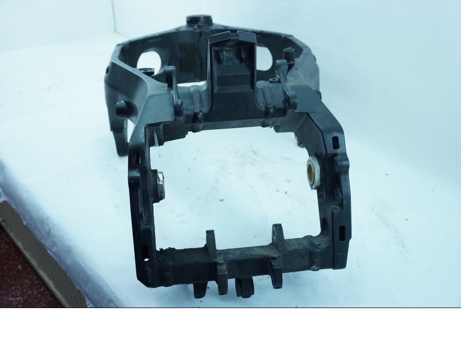 Vänster sida på Ram från en Suzuki GSX-R 1000 -2008 motorcykel.