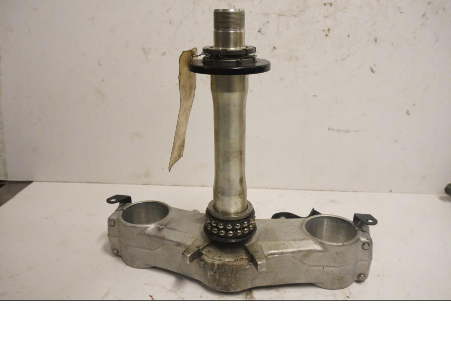 Framsidan på Gaffelkrona från en Kawasaki ZX-10R -2007 motorcykel.