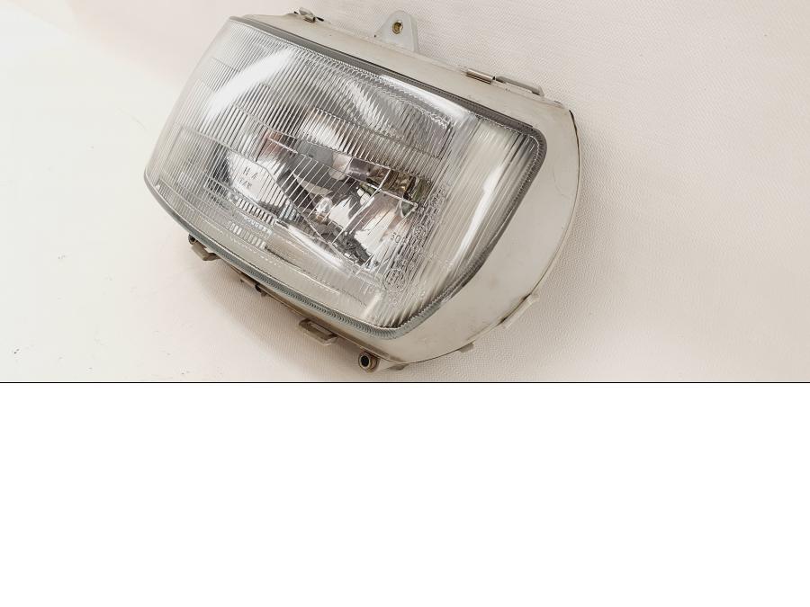 Vänster sida på Strålkastare från en Honda CBR 600 -1987 motorcykel.