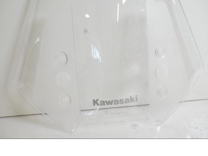 Baksidan på Vindruta från en Kawasaki Versys 1000 -2020 motorcykel.