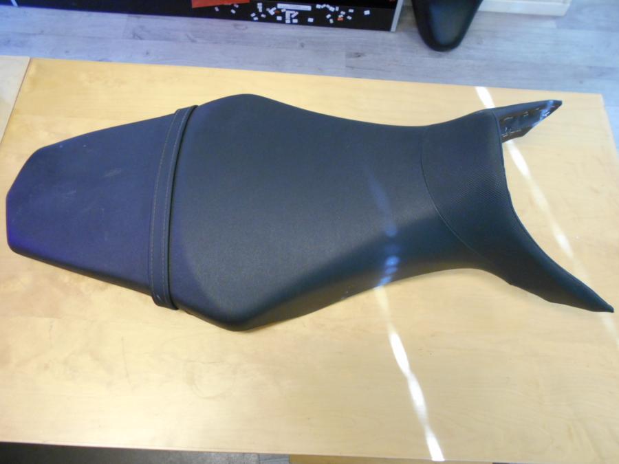 Baksidan på Sadel från en Yamaha MT-09 -2015 motorcykel.