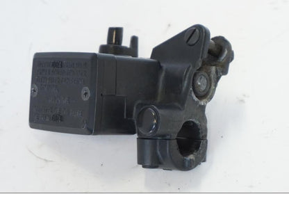 Extrabild1 på Bromshuvudcylinder från en Kawasaki ZR-7 -2001 motorcykel.