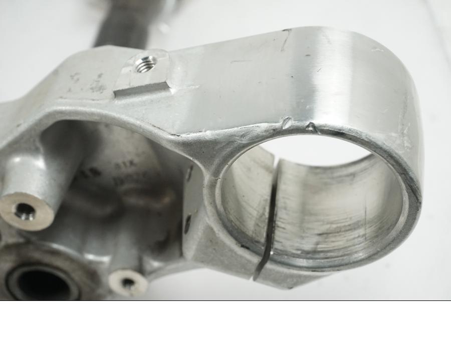 Extrabild2 på Gaffelkrona från en Suzuki VZR 1800 -2009 motorcykel.