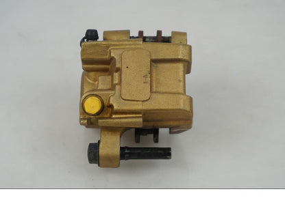 Vänster sida på Bromsok från en Triumph Street Triple -2009 motorcykel.