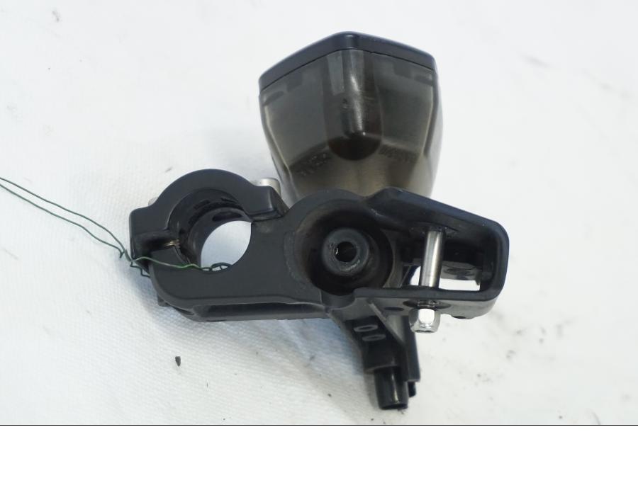 Höger sida på Bromshuvudcylinder från en BMW K 1600 -2015 motorcykel.