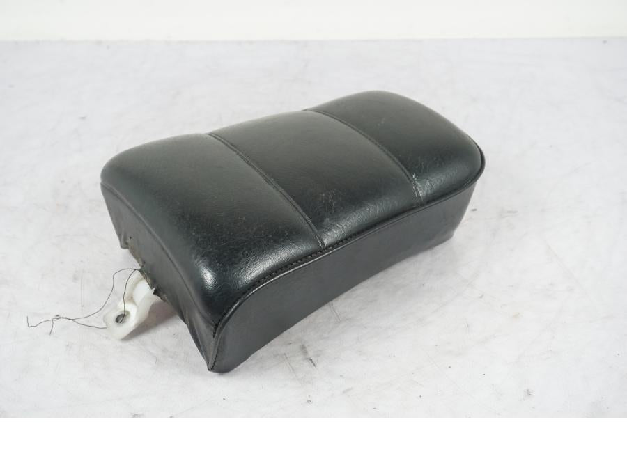 Framsidan på Sadel från en Suzuki LS 650 -1993 motorcykel.