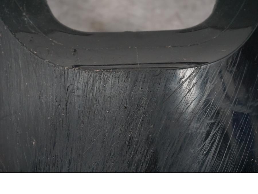 Snett uppifrån på Bakvinge från en Buell 1125 R -2008 motorcykel.