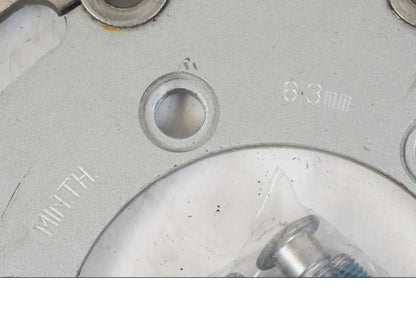 Höger sida på Bromsskiva från en Suzuki VZR 1800 -2009 motorcykel.