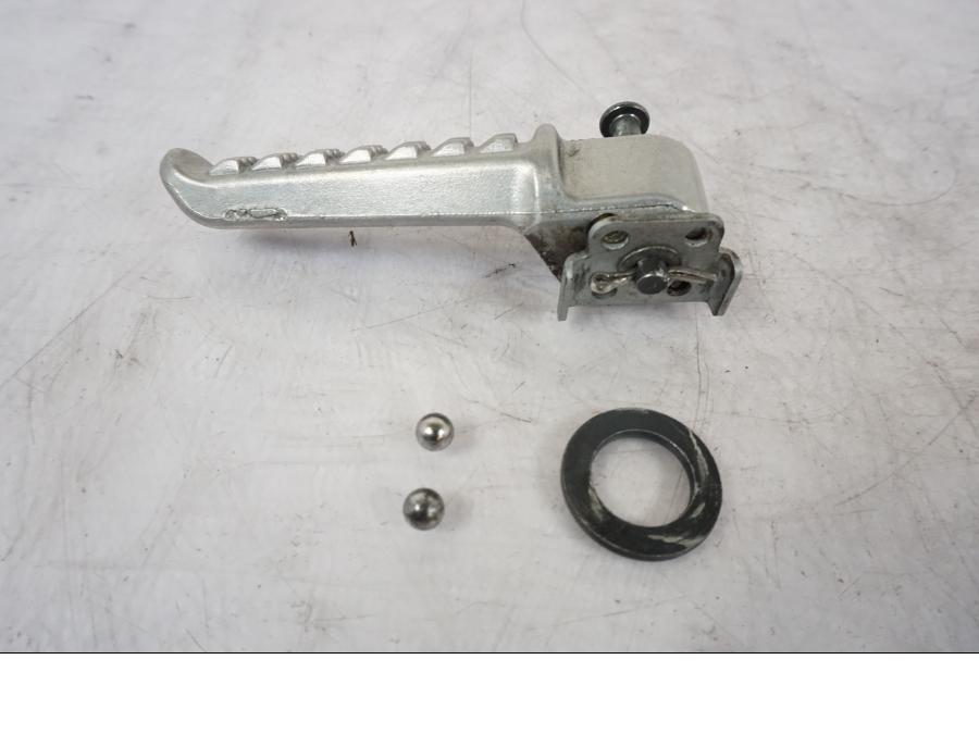 Framsidan på Fotpinne från en Kawasaki Z 800 -2014 motorcykel.