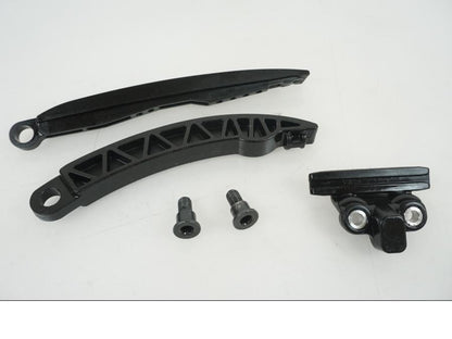 Framsidan på Kamkedja från en KTM 1290 Super Duke R -2021 motorcykel.