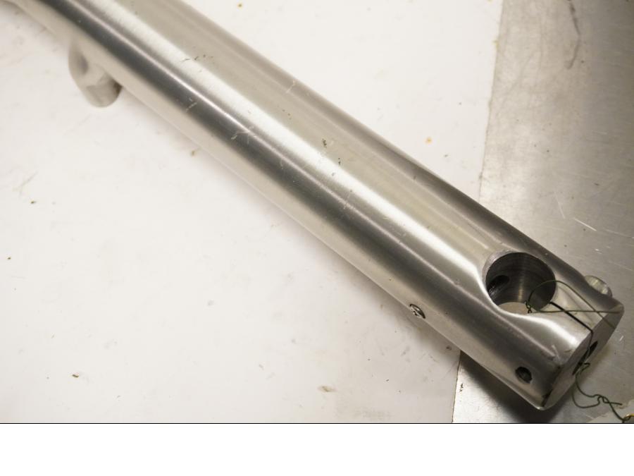 Baksidan på Gaffelben från en Honda VT 600 C -1994 motorcykel.