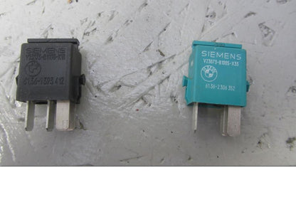 Höger sida på Relä från en BMW R 850 C -1999 motorcykel.