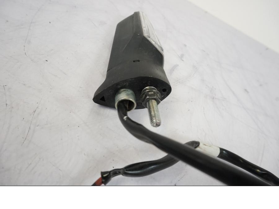 Snett uppifrån på Blinkers LED från en Honda CRF 1000 Africa Twin -2016 motorcykel.