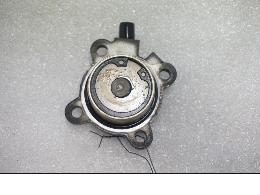 Baksidan på Kopplingslavcylinder från en BMW K 1300 R -2011 motorcykel.