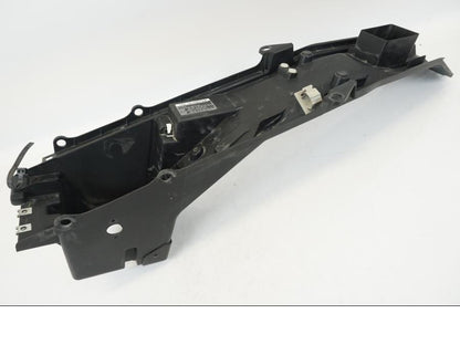 Framsidan på Undertail från en Yamaha XT 1200 A -2010 motorcykel.