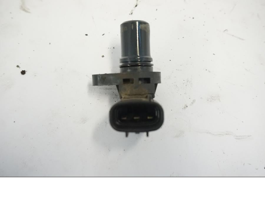 Vänster sida på Kamaxelgivare från en Suzuki DL 1000 -2003 motorcykel.