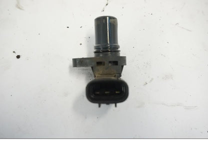 Vänster sida på Kamaxelgivare från en Suzuki DL 1000 -2003 motorcykel.