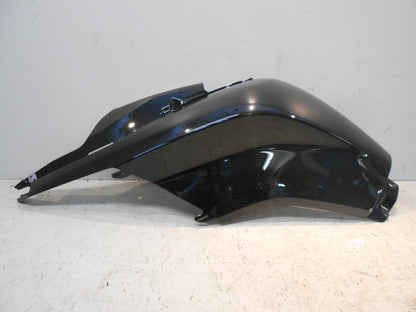 Framsidan på Bensintankskåpa från en BMW K 1600 -2015 motorcykel.