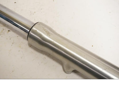 Höger sida på Gaffelben från en Honda VT 600 C -1994 motorcykel.