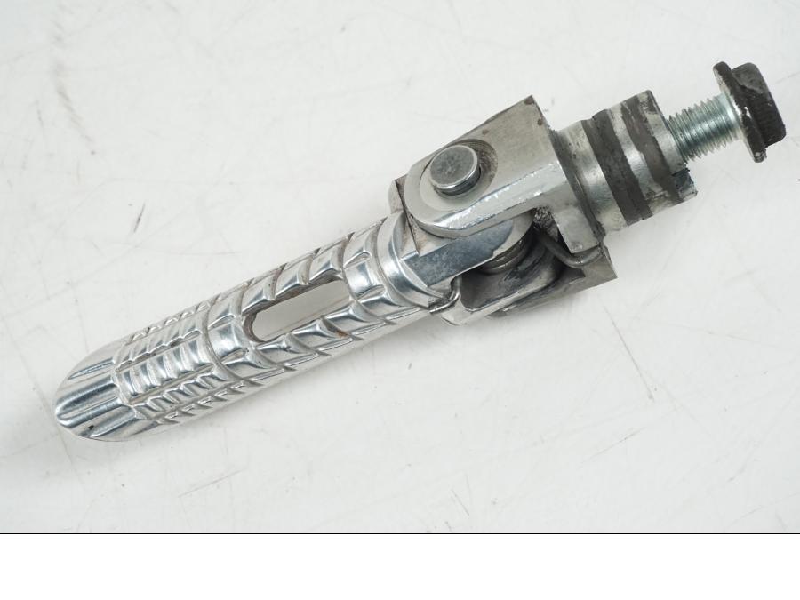 Framsidan på Fotpinne från en Suzuki GSX-R 1000 -2005 motorcykel.